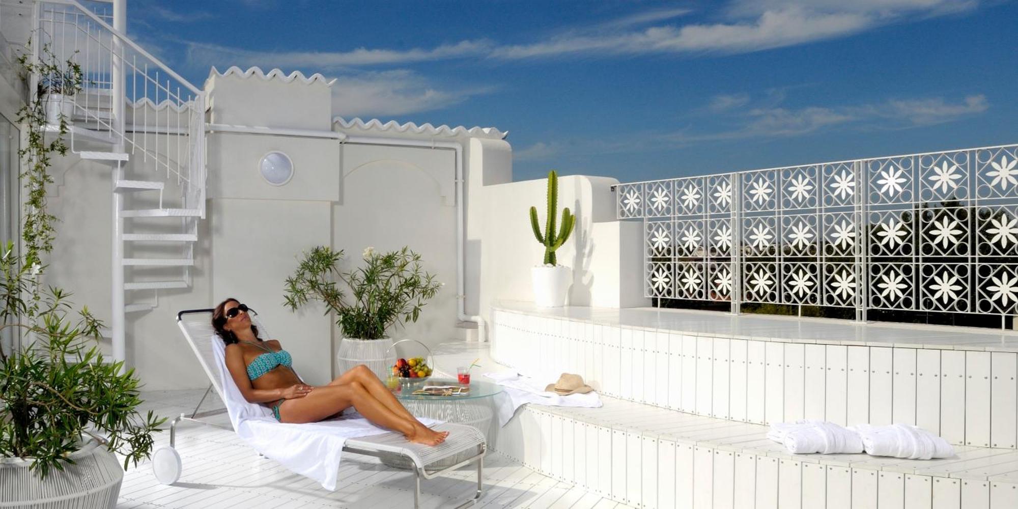 Hotel Al Cavallino Bianco Riccione Exterior foto