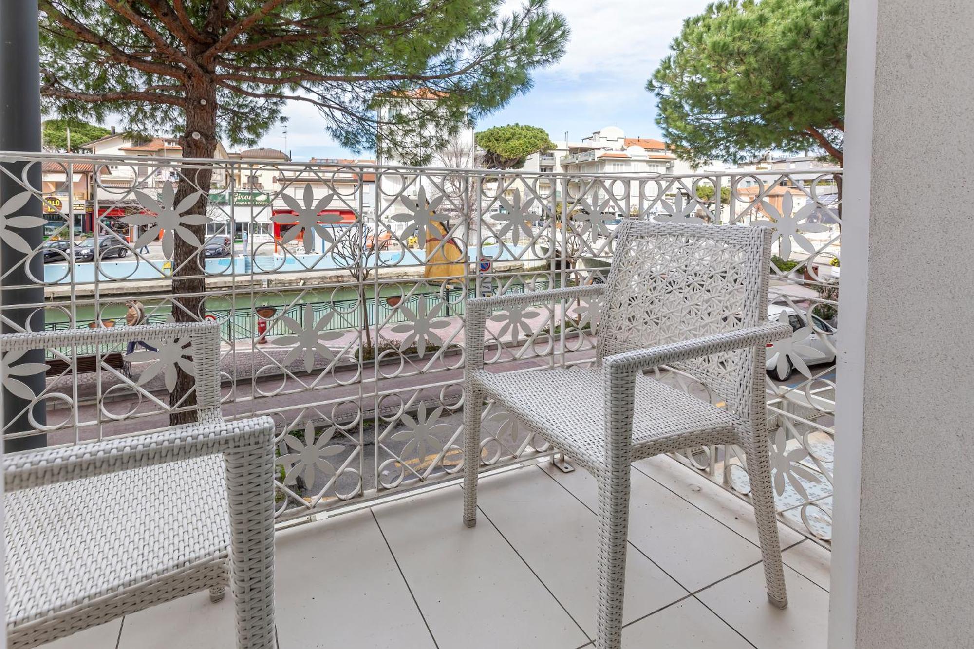 Hotel Al Cavallino Bianco Riccione Exterior foto