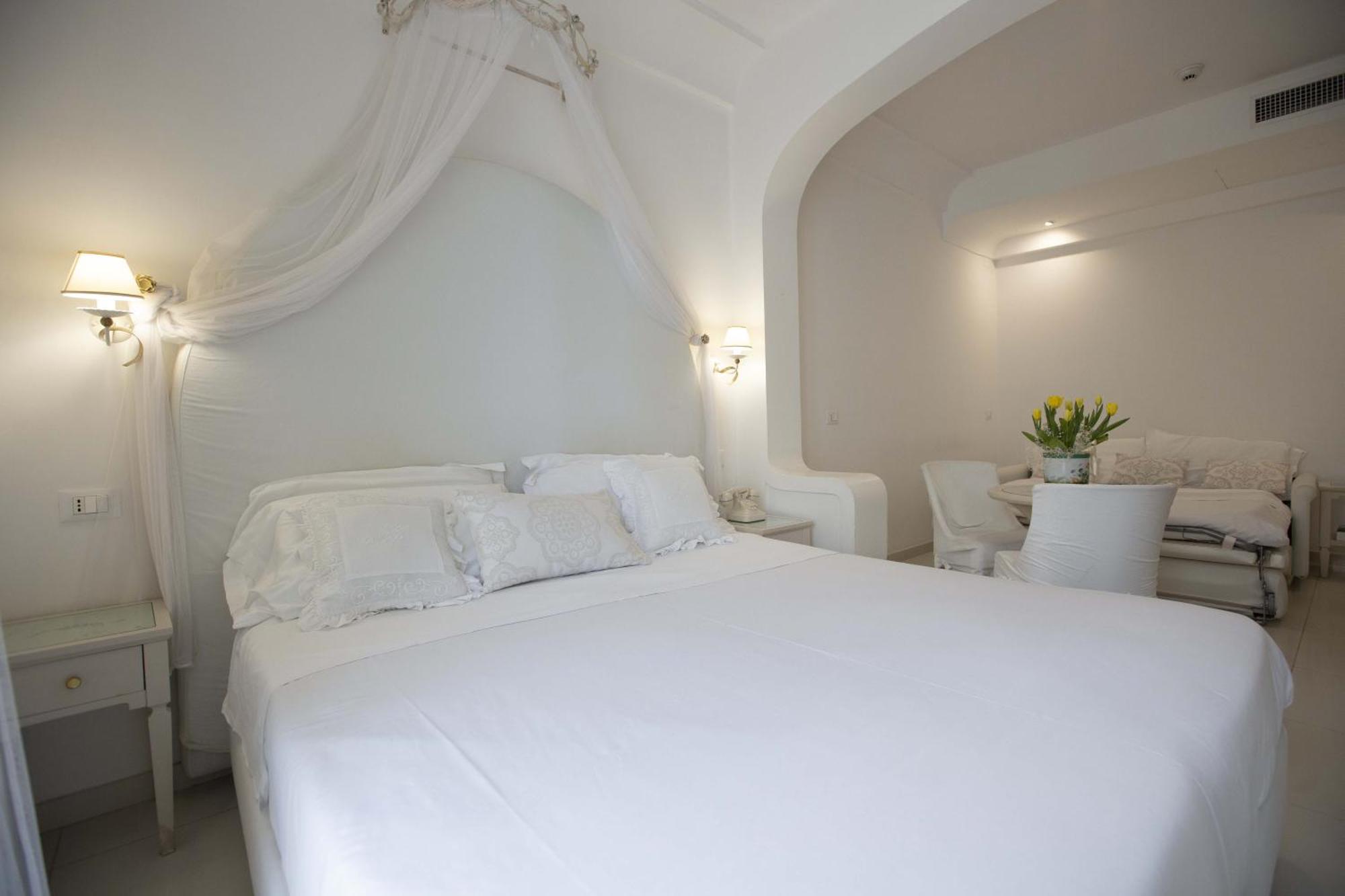 Hotel Al Cavallino Bianco Riccione Exterior foto