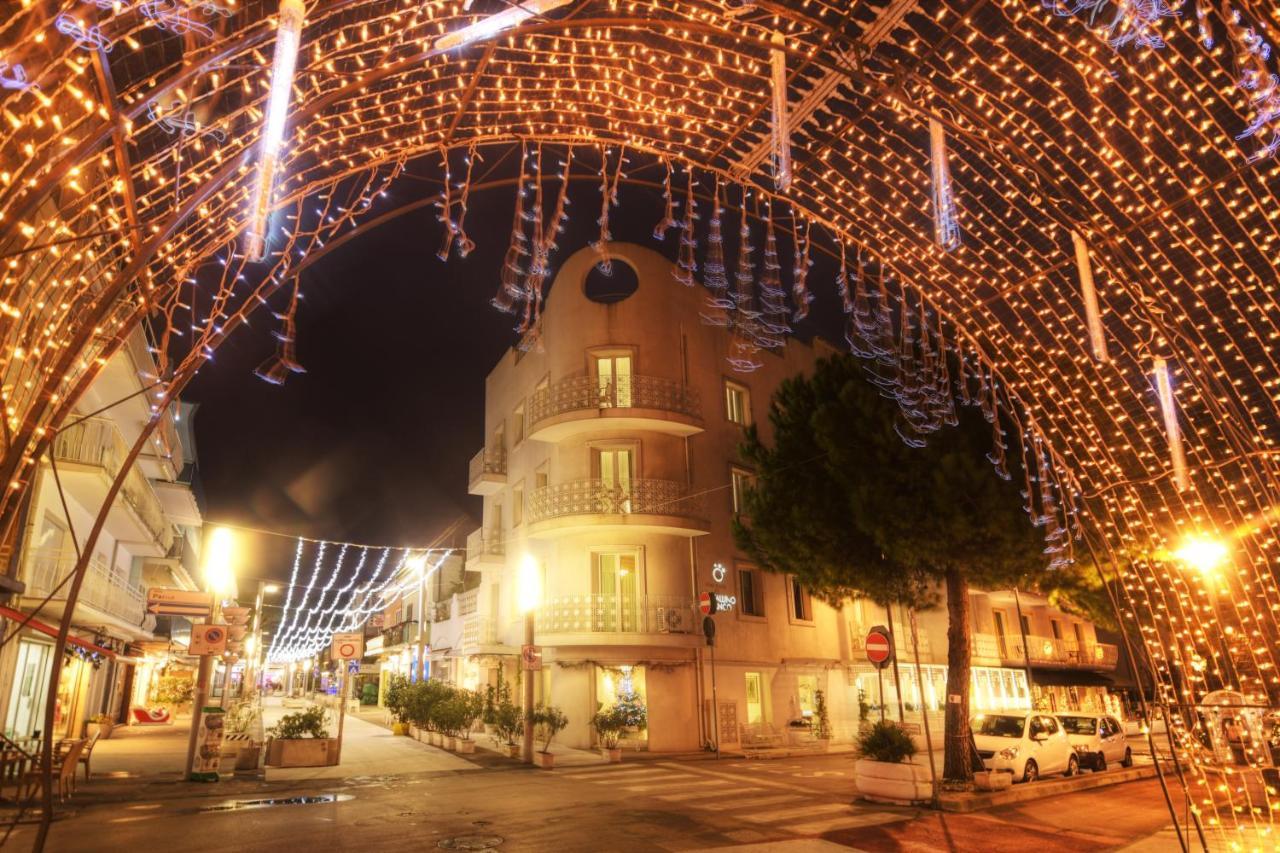 Hotel Al Cavallino Bianco Riccione Exterior foto