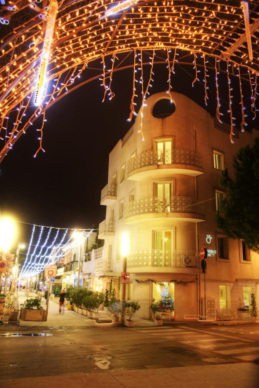 Hotel Al Cavallino Bianco Riccione Exterior foto
