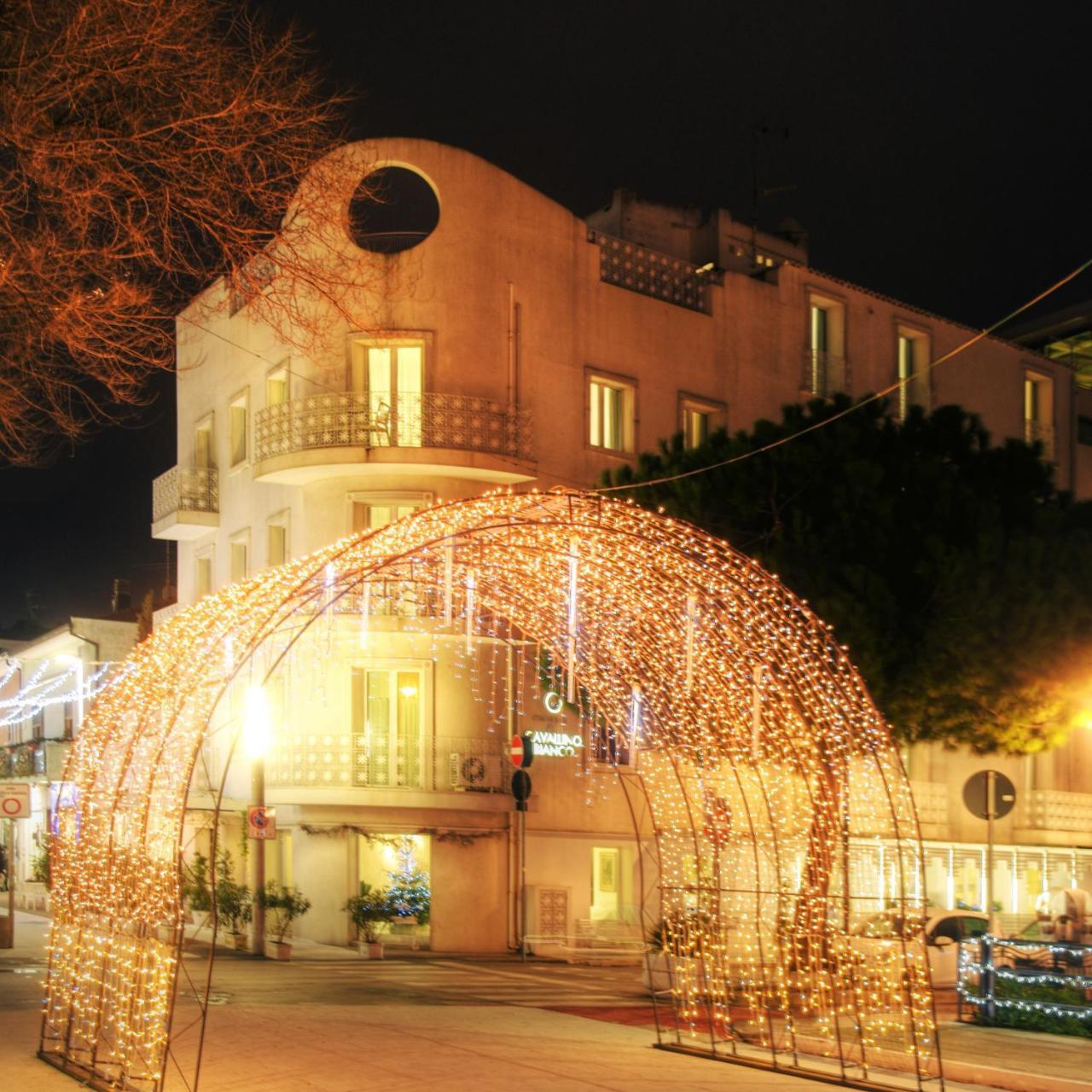 Hotel Al Cavallino Bianco Riccione Exterior foto